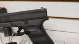 New Glock 17 Gen 5 9mm 4.5 B FS Blk Stealth17rd3 mags grip adjusters hard plastic case new in box - 4 of 19