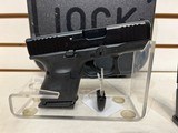 new G26 G5 9MM 10+1 3.46 FS 3-10RD MAGSFRONT SERRATIONS in hard plastic box new condition - 5 of 20