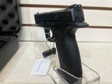used Smith & Wesson M&P 40 Carry & Range Kit MA 40 S&W 022188393507 in hard plastic case - 4 of 14