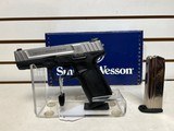 used S+W SDVE 9MM 4SS 16R FS 2 mags original box good condition - 1 of 15