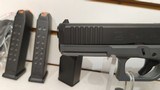 new GLK 17G5 9MM 17RD CONGRY BLK new in hard plastic case - 7 of 20