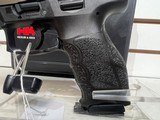 new H+K VP9 9MM 17R BB NS new in hard plastic case load assist 3 17 rnd mags new condition - 2 of 14