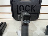 NEW GLK 17G5 17RD CONGRY BLK 9mm - 7 of 16