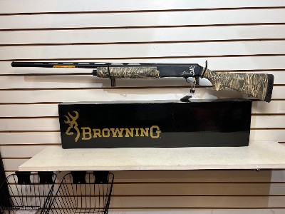 Price Reduced!! New Browning Silver Field 12M/28 3.5 MAX7
New in box