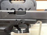 Used Glock 19 9mm 3.80" bbl 2 15 rnd mags load assist tool hard glock case - 17 of 20