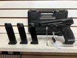 Used Smith & Wesson M&P, 40S&W M2.0, Product # 11525, 4.25" Barrel, with box, 4 Mags - 1 of 16