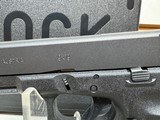 Used Glock 17, 2 Mag, with box - 5 of 13