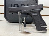 Used Glock 17, 2 Mag, with box - 2 of 13