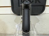 Used Glock 17 9mm, With glock, 3 Mags - 10 of 17