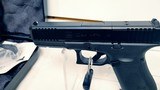 new 22 G5 40SW 15RD MOS new in box - 7 of 20