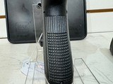 Used Glock 22 40S&W 4 1/2" bbl 2 15 round mags original plastic case good condition - 10 of 17