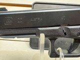 Used Glock 22 40S&W 4 1/2" bbl 2 15 round mags original plastic case good condition - 6 of 17