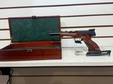 Lightly Used Browning Medalist 22LR 6 3/4" bbl display case 2 mags very good condition reduced