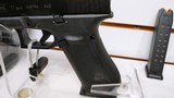 used GLK 17G5 9MM PST 17RD FSS FS used in hard case very good - 5 of 19