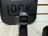 Used Glock 22 Gen 3 40 S&W 22002-10 - 9 of 17