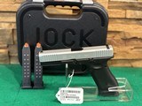 Glock 17 Silver slide - 2 of 3