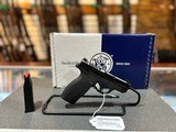 Smith and Wesson Bodyguard 380 2.0 - 1 of 4