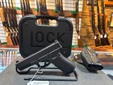 USED Glock 17 Gen 4 - with 6 mags!!! - 2 of 4