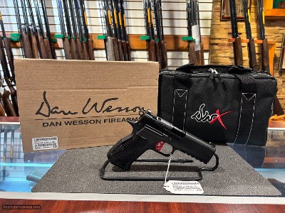 Dan Wesson DWX Compact OR w/Rail
