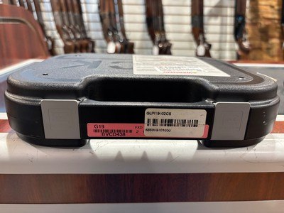 USED Glock 19 Gen 3 - WE THE PEOPLE model - Image 4 of 4