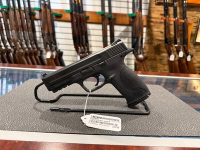 USED Smith and Wesson M&P40 - Image 2 of 3