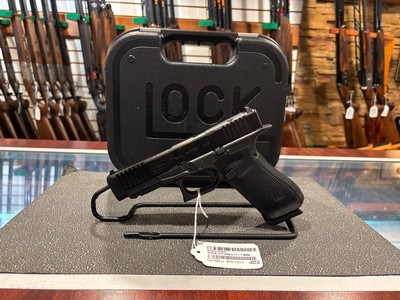 Glock 17 Gen 6 - Image 2 of 4