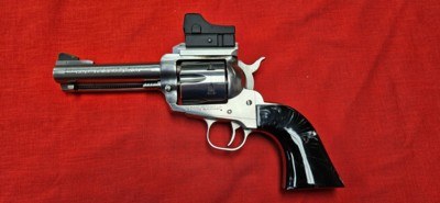 RUGER BLACKHAWK 357 MAGNUM REVOLVER WITHFIREFIELD RED DOT - Image 3 of 3