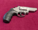 SMITH & WESSON MODEL 66 COMBAT MAGNUM - Image 1 of 4