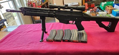 Sig Sauer 522 SWAT RIMFIRE RIFLE EXCELLENT CONDITION WARRANTY & PAPERWORK WITH 5 MAGAZINES AND WEAVER SCOPE IN ORIGINAL SIG BOX - Image 2 of 4
