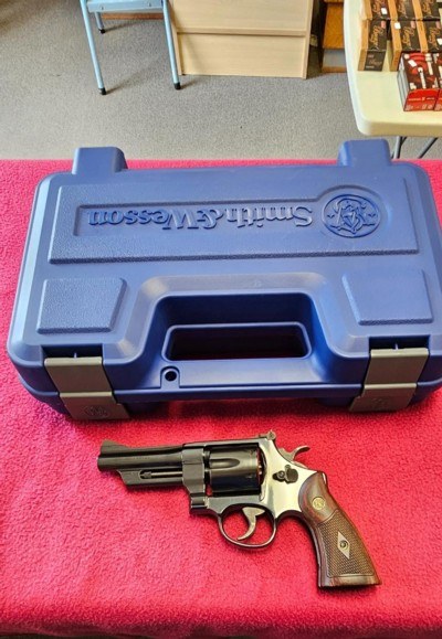 S & W Model 27 - Image 4 of 4