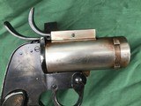 WW II U.S. Eureka Vacuum Cleaner Company AN-M8 Flare Pistol - 6 of 14