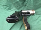 WW II U.S. Eureka Vacuum Cleaner Company AN-M8 Flare Pistol - 4 of 14