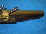 A WONDERFUL PAIR OF EARLY 1700'S TO 1800'S FLINTLOCK OFFICERS OR GENTLEMAN'S PISTOLS WITH BRASS BARRELS, LOCKS, & HARDWARE IN EXCELLENT UN - 14 of 20