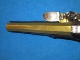 A WONDERFUL PAIR OF EARLY 1700'S TO 1800'S FLINTLOCK OFFICERS OR GENTLEMAN'S PISTOLS WITH BRASS BARRELS, LOCKS, & HARDWARE IN EXCELLENT UN - 17 of 20