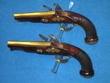 A WONDERFUL PAIR OF EARLY 1700'S TO 1800'S FLINTLOCK OFFICERS OR GENTLEMAN'S PISTOLS WITH BRASS BARRELS, LOCKS, & HARDWARE IN EXCELLENT UN - 2 of 20