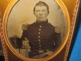 AN EARLY & SCARCE 1850'S ID'ED 1/2 PLATE AMBROTYPE OF A U.S. MILITIA OFFICER WEARING A RARE EAGLE & STARS BELT BUCKLE! - 4 of 8