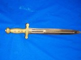 U.S. Mexican War and Civil War Issued Ames Model 1832 Short Artillery Sword Dated 1835 with Its Original Buffed Leather Frog And Belt With Two Piece U - 3 of 4