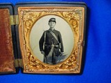 An Early 1/6 Plate Tintype Of A U.S. Civil War Infantry Soldier In Full Uniform With His Musket, Bayonet And All Accoutrements In Excellent Condition! - 2 of 4