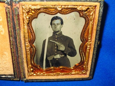 Civil War 1-9 Plate Tintype Image Of A Union Officer In Uniform Holding Pocket Revolver