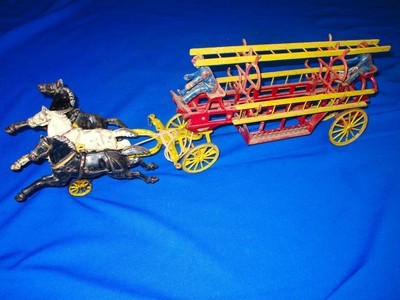 Early & Scarce 1800's Large Cast Iron Three Horse Fire Ladder Pull Toy - Image 4 of 5