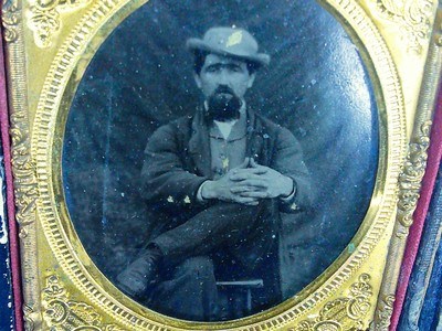 Civil War Military 1/6 Plate Tintype of an Officer Identified Inside The Back To William H. Earl   - Image 3 of 5