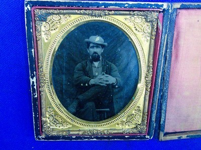 Civil War Military 1/6 Plate Tintype of an Officer Identified Inside The Back To William H. Earl   - Image 2 of 5