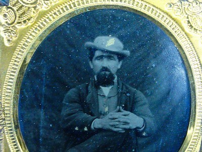 Civil War Military 1/6 Plate Tintype of an Officer Identified Inside The Back To William H. Earl   - Image 5 of 5