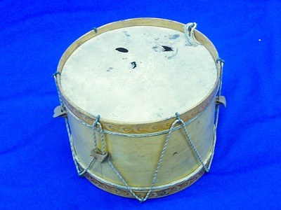 1800's Drum with a Carved Scene of CUSTERS LAST FIGHT, STAND - Image 3 of 5