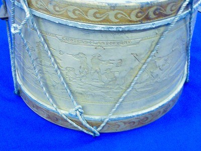 1800's Drum with a Carved Scene of CUSTERS LAST FIGHT, STAND - Image 1 of 5