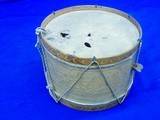 1800's Drum with a Carved Scene of CUSTERS LAST FIGHT, STAND - Image 2 of 5
