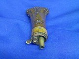 An Early & Scarce Civil War Peacock On A Pedestal With Crossed Pistols Powder Flask For A Colt Percussion Root Revolver In Untouched Original Cond.! - Image 6 of 8