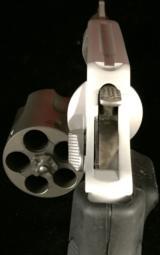 Smith & Wesson Airweight 637-2 - 3 of 3