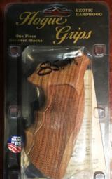 Hogue Monogrip-One Piece Revolver Grips - 1 of 1