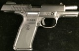 Ruger SR40 .40 S&W - 3 of 4